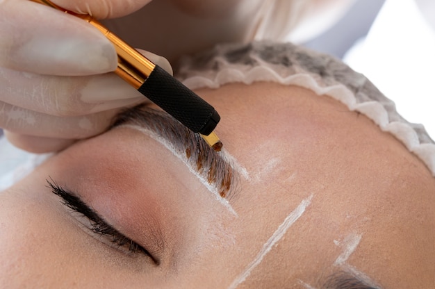 Microblading sprâncene Brăila — fire desenate manual